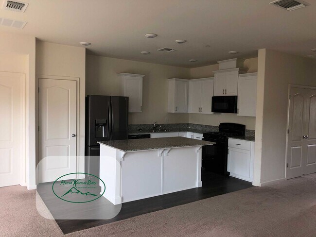 Building Photo - Appointment Only Do Not Disturb Occupants. Apply Now to Schedule Viewing.