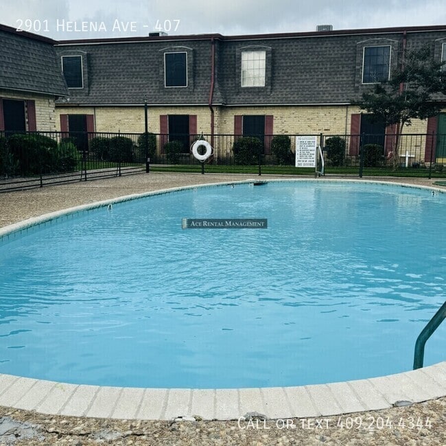 Building Photo - 2901 Helena Ave