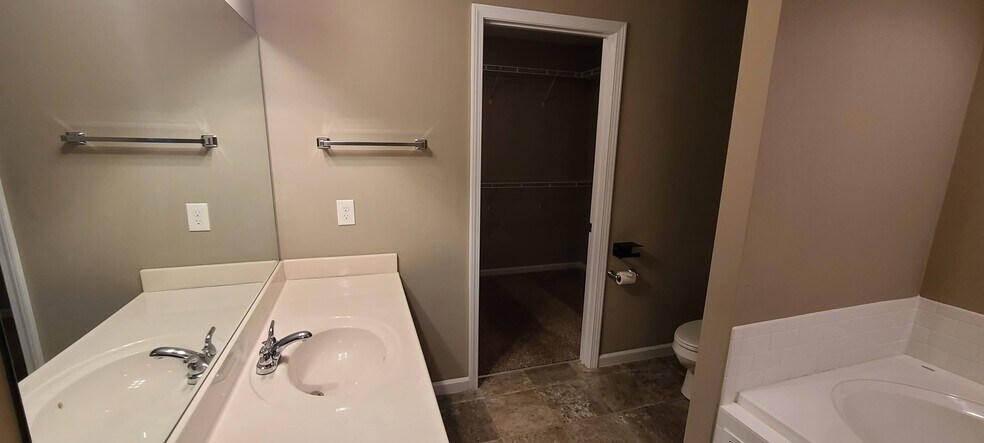 Building Photo - 2746 Honey Hill Rd