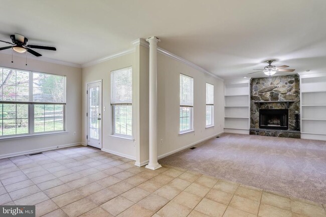 Building Photo - 9874 Foxhill Ct