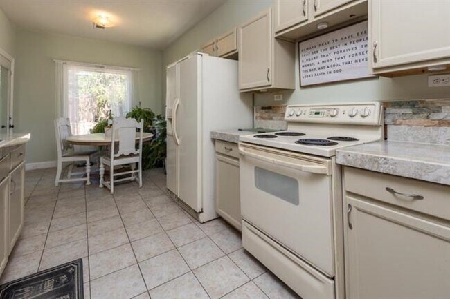 Building Photo - 4986 Wilburn Ave