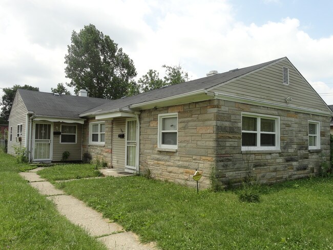 Building Photo - 5923 E 24th St