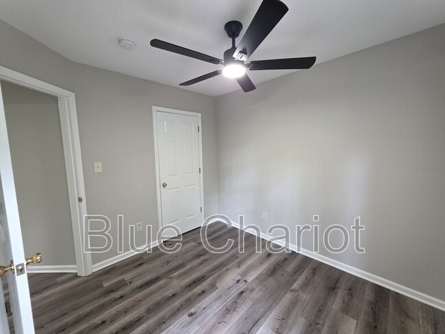 Building Photo - 704 Brye St