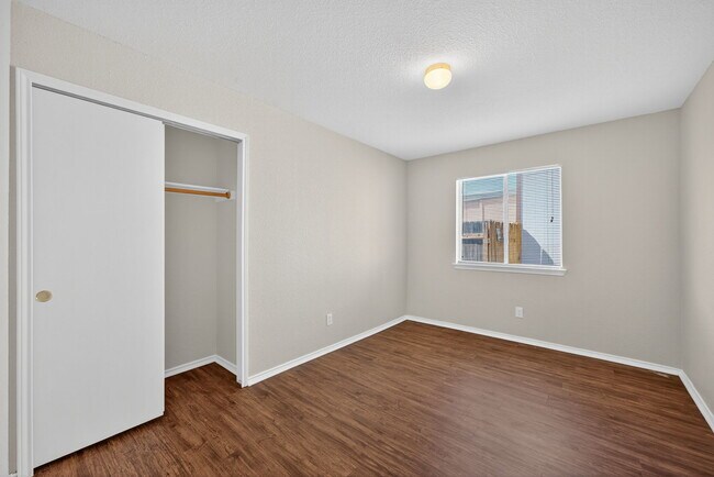 Building Photo - 4935 Dahlia Terrace