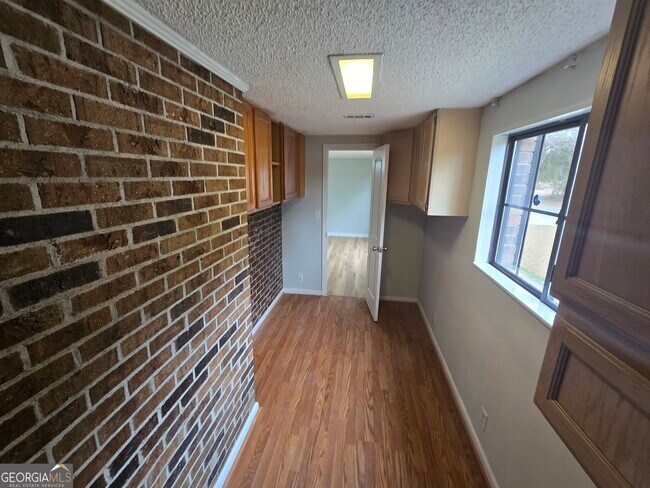 Building Photo - 1703 Point Peter Rd