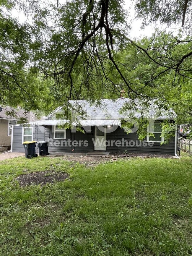Building Photo - Cozy Rehabbed 4 Bed, 2 Bath with New Appliances in KCMO!