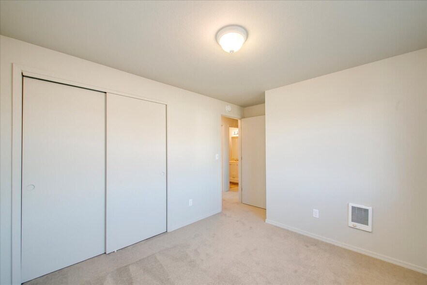 Building Photo - 2376 W Panama St