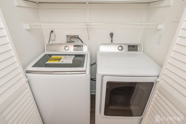 Building Photo - 801 Woodbridge Commons Way