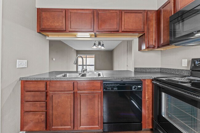 Building Photo - 1943 Greenpoint Dr