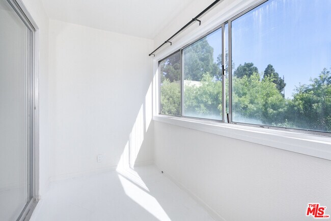 Building Photo - 5700 Ravenspur Dr