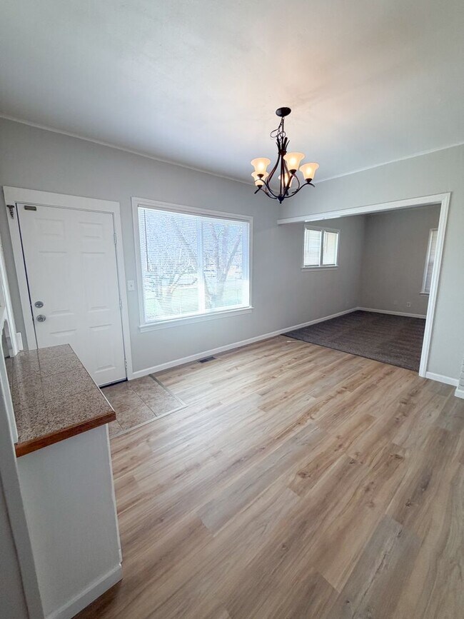 Building Photo - 2 BED, 1 BATH HOUSE