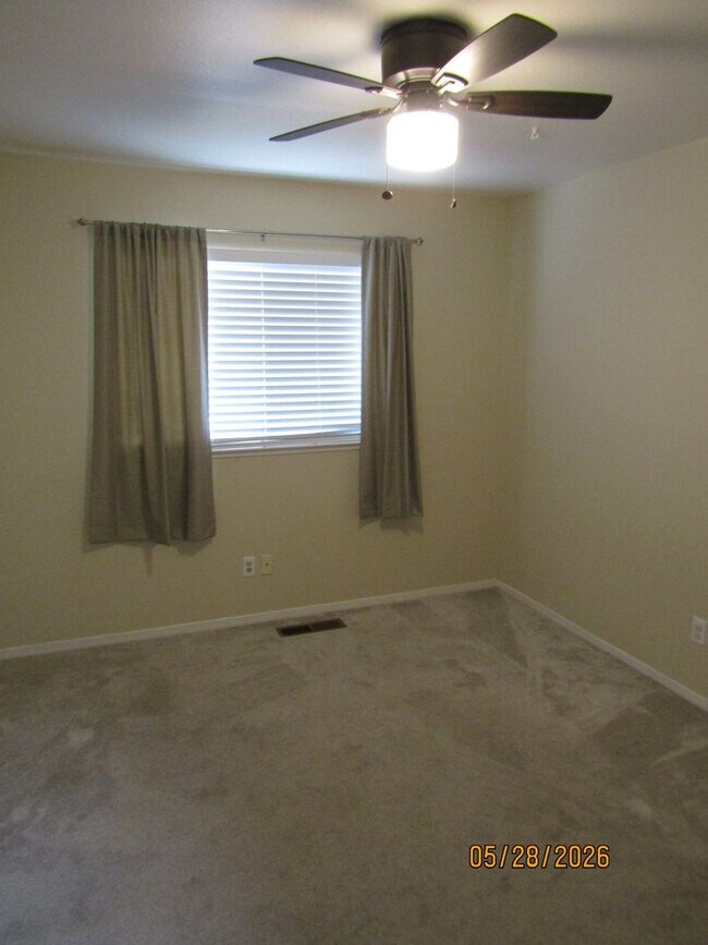 Building Photo - Beautiful single story 3 bedroom house with large back yard. Private cul- de- sac. Bonus office/ ...