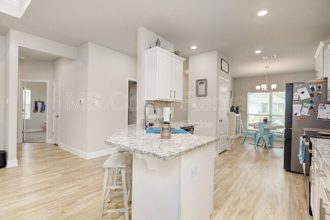 Building Photo - 5702 Overland Dr