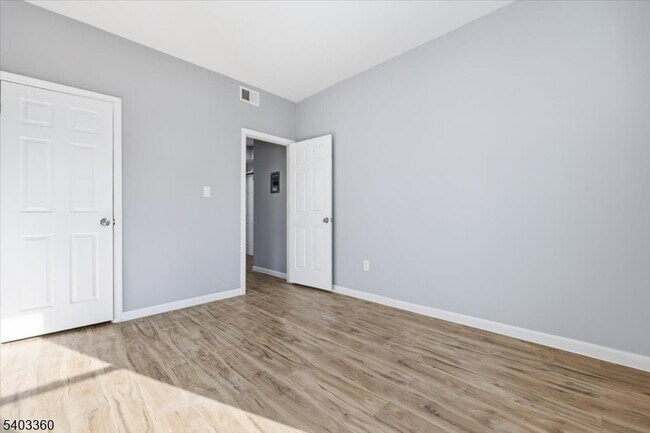 Building Photo - 76 Riggs Pl