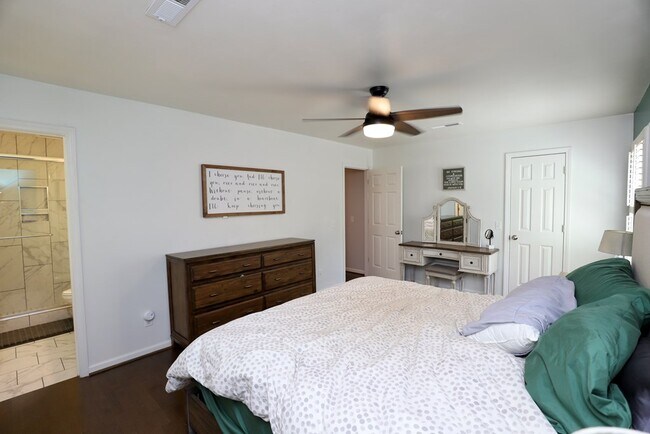 Building Photo - 2459 Clematis Trail