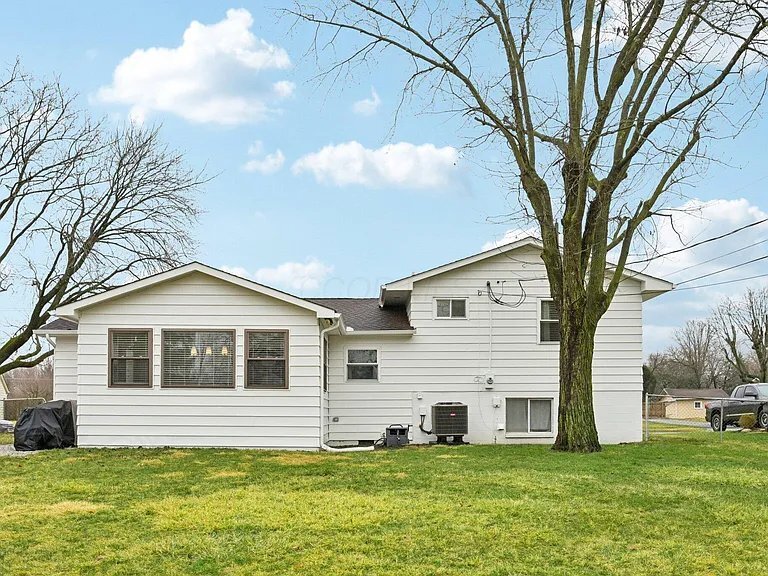 Building Photo - 2108 Willow Run Rd