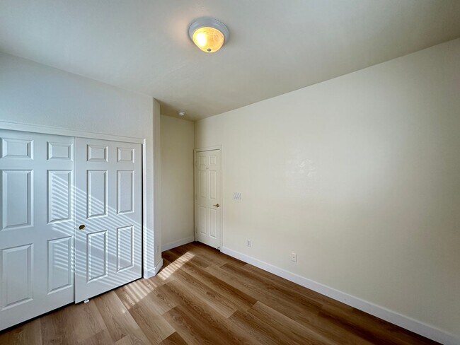 Building Photo - MADISON PLACE AT SUMMERLIN