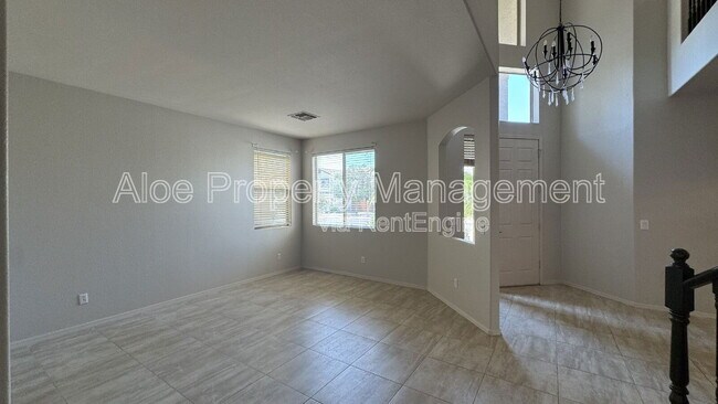 Building Photo - 491 W Ebony Way