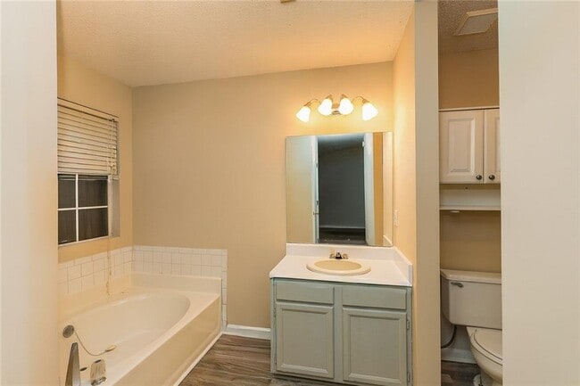 Building Photo - 1953 Abbey Province