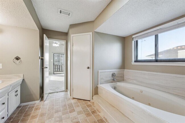 Building Photo - 339 Admiral Cir