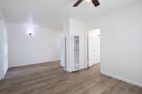 Building Photo - *WINTER MOVE-IN SPECIAL*  Charming 1 Bedroom Near SDSU with Parking!