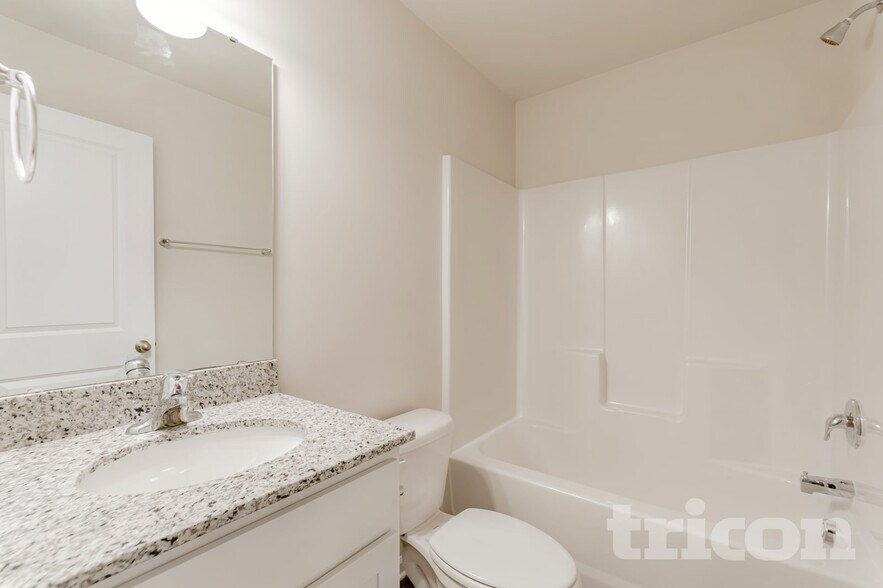 Building Photo - 27 Iron Horse Ct