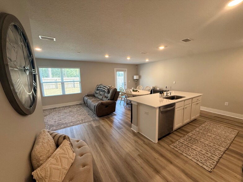 Building Photo - 4844 Snipe Rd