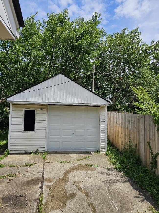 Building Photo - 6156 Lodewyck St