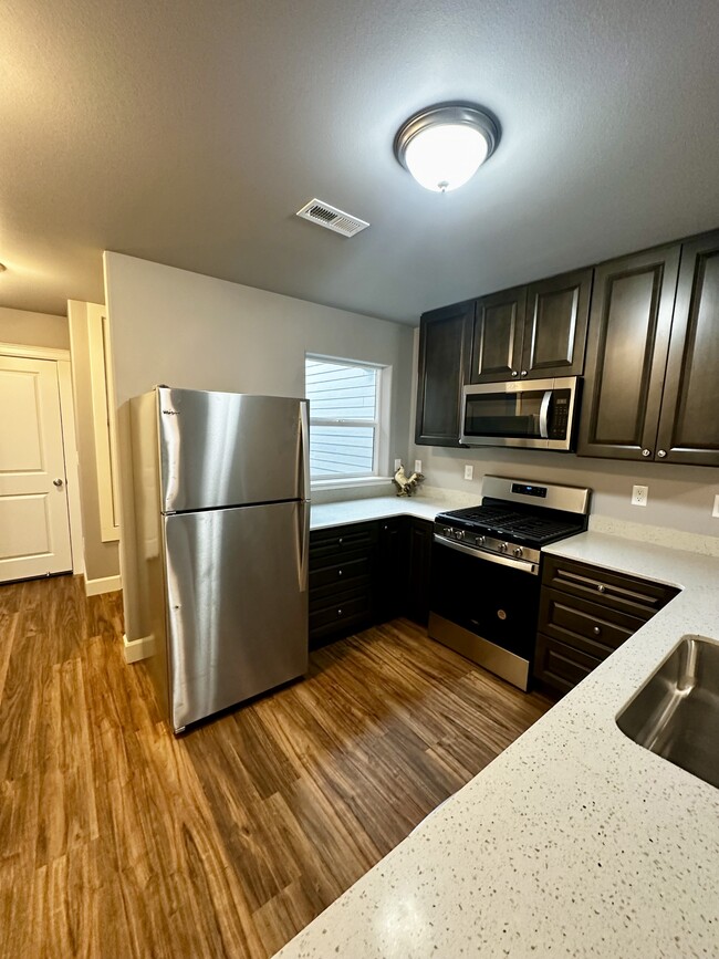 Building Photo - 3752 Peter Ln NE