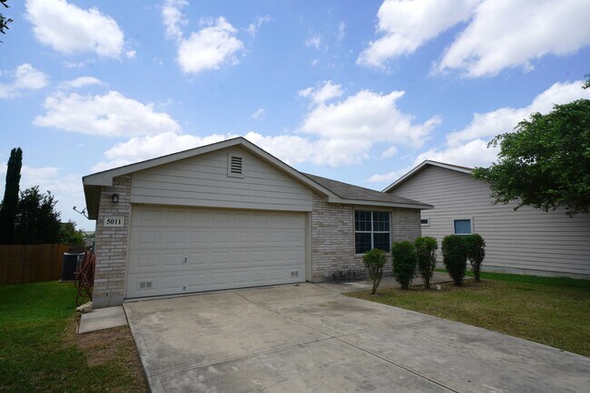 Building Photo - Spacious Single-Story Home in Highland Farms - Realtor Commission: $500