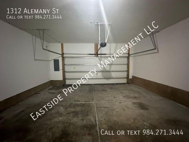 Building Photo - 1312 Alemany St