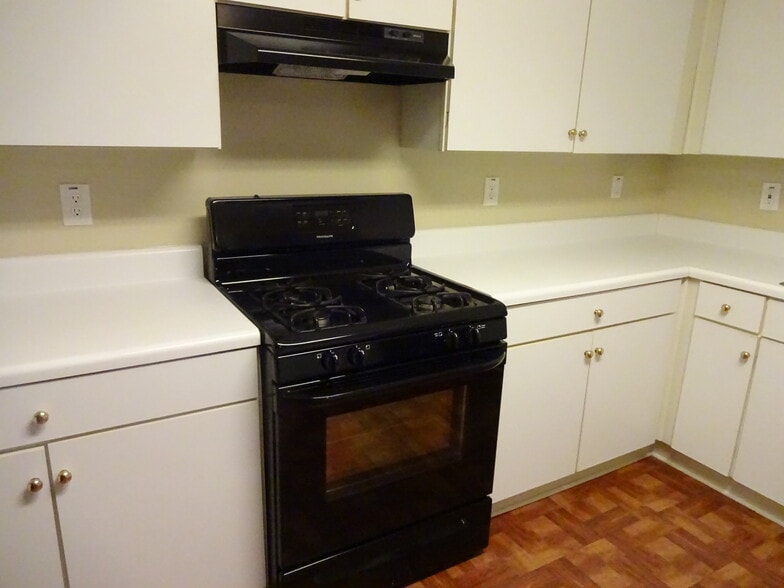 Building Photo - 3002 Sentinel Cir