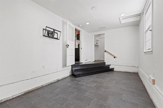 Building Photo - 82 Vaughn Dr