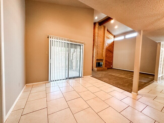 Building Photo - Newly Updated 2 Story Duplex