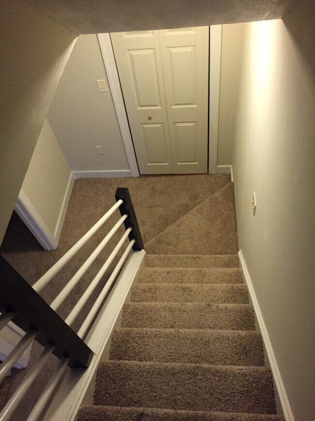 Building Photo - 1731 E Main St