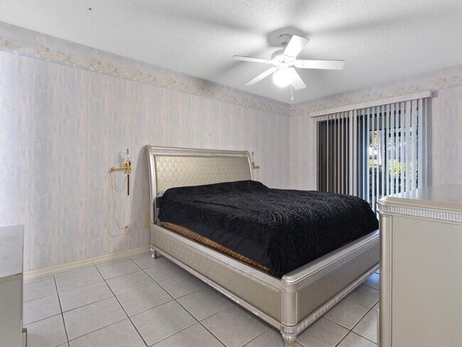 Building Photo - 1607 Laurel Leaf Ln