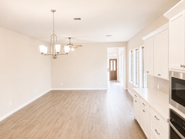 Building Photo - 9759 Satsuma Path