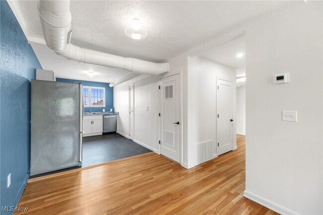Building Photo - 12900 Madison Ave