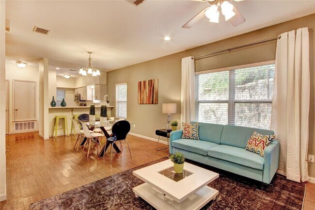 Building Photo - 2208 Trailside Dr