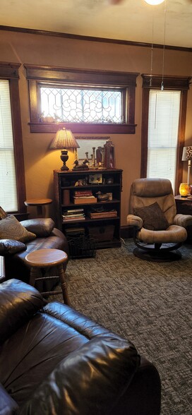 Livingroom - 529 N Main St