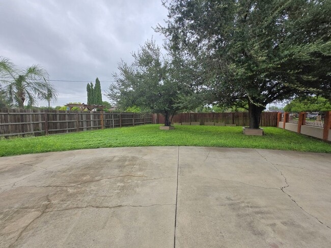 Building Photo - 126 La Silla Dr