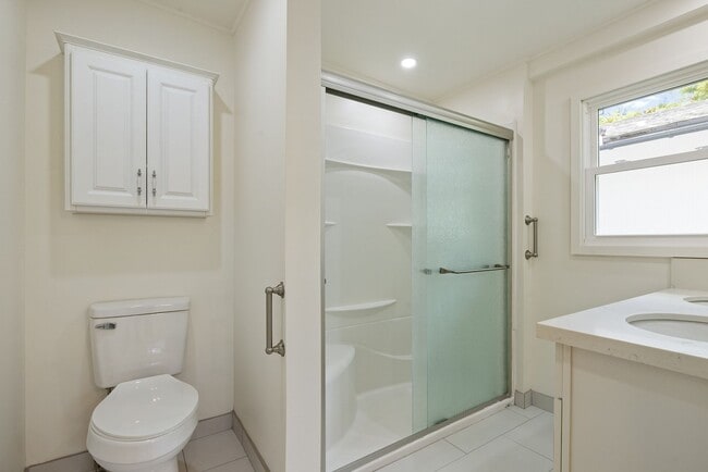 Building Photo - Newly Renovated 3 Bedroom Kailua Home!