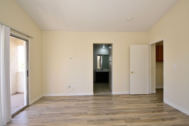 Building Photo - Charming 3-Bedroom, 2.5-Bath Two-Story Hom...