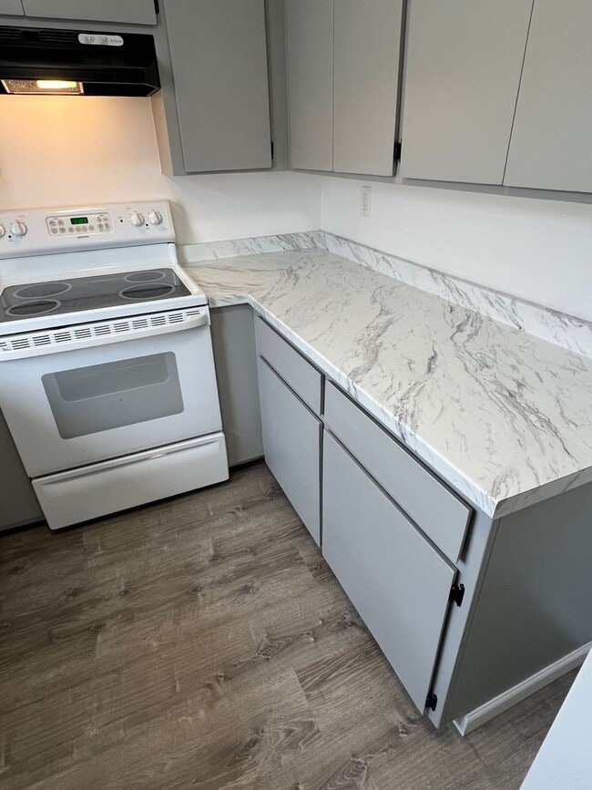 Building Photo - 851 NE A St