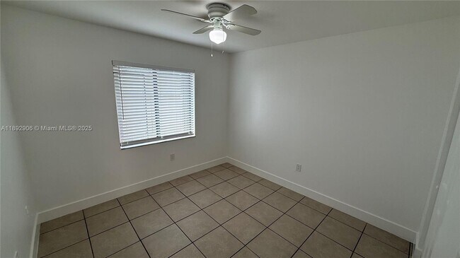 Building Photo - 6046 SW 40th St