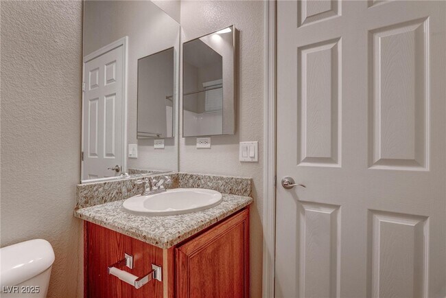 Building Photo - 953 Tafalla Ct