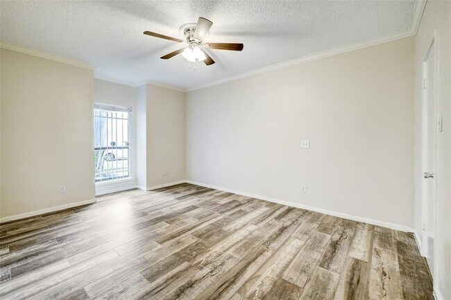 Building Photo - 1100 Augusta Dr