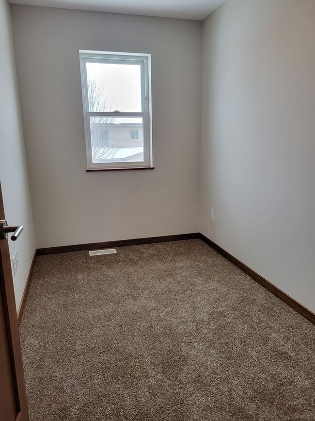Building Photo - 420 Sierra Pl