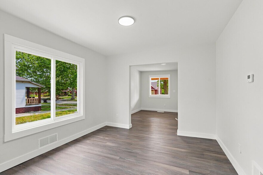 Building Photo - 15053 Spring Garden St