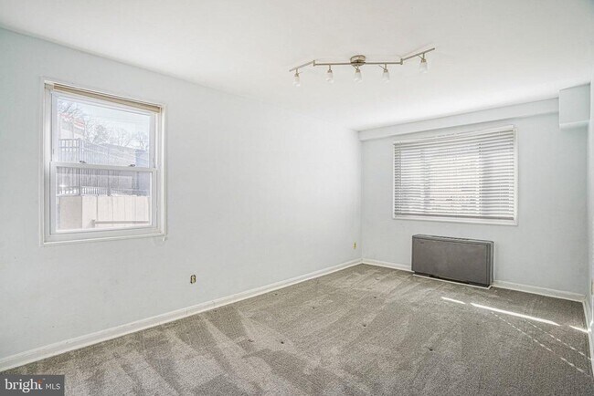 Building Photo - 95 E Wayne Ave